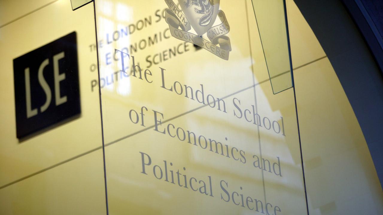 UC Davis Quarter Abroad UK_LSE, Photo Album, Header